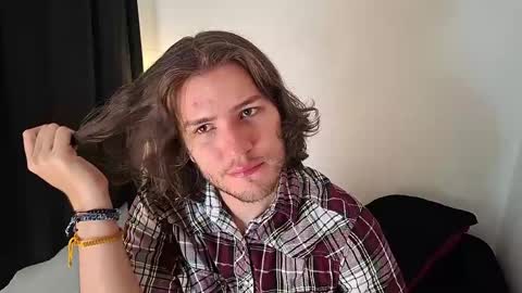 Snapshot of is_jesus chatting on May 31, 10:22 am Jess online show from May 31, 10:22 am