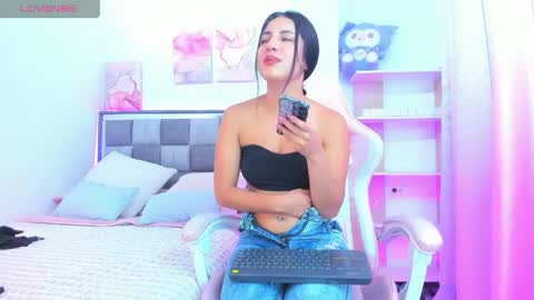 Isabella online show from April 24, 1:57 pm