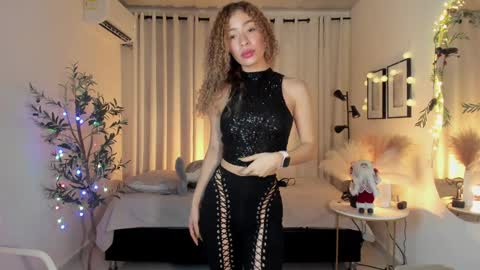 isa_____ online show from December 28, 11:16 pm