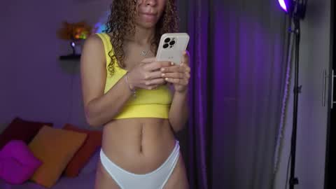 isa_____ online show from October 31, 8:10 pm