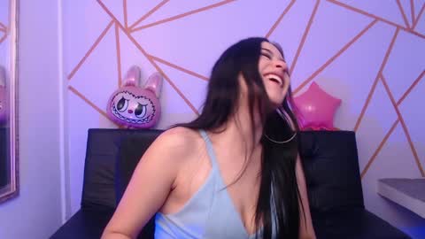 Snapshot of isa__rodriguez chatting on April 8, 3:28 am isa__rodriguez online show from April 8, 3:28 am
