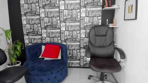 Isa and Natasha online show from February 25, 2:44 pm