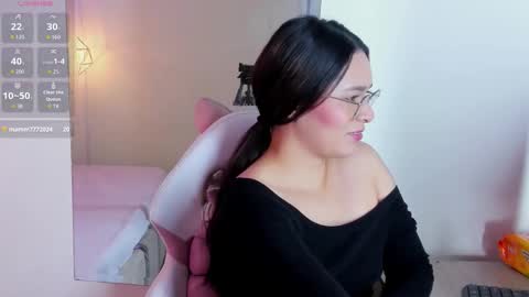 Snapshot of isa_doux chatting on February 7, 2:59 am Isa online show from February 7, 2:59 am