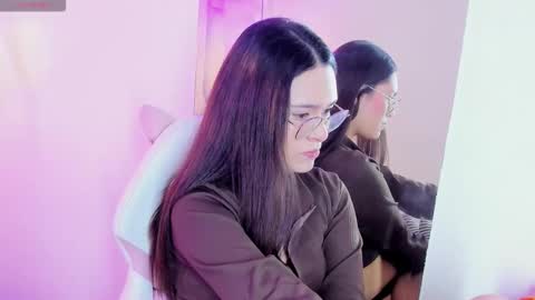 Snapshot of isa_doux chatting on February 11, 2:49 am Isa online show from February 11, 2:49 am