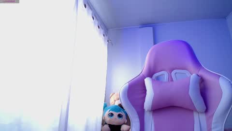 Isabella  online show from February 22, 4:30 pm