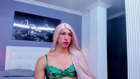 Snapshot of isa_lancaster chatting on January 23, 12:19 pm Isa Lancaster online show from January 23, 12:19 pm