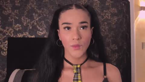 Isa  online show from March 6, 1:03 pm