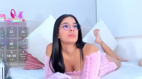 Snapshot of isa_queenn chatting on December 22, 5:10 pm ISA online show from December 22, 5:10 pm