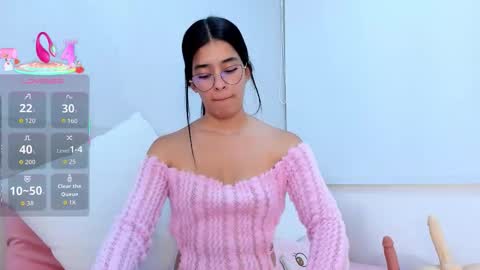 Snapshot of isa_queenn chatting on January 6, 6:11 pm ISA online show from January 6, 6:11 pm