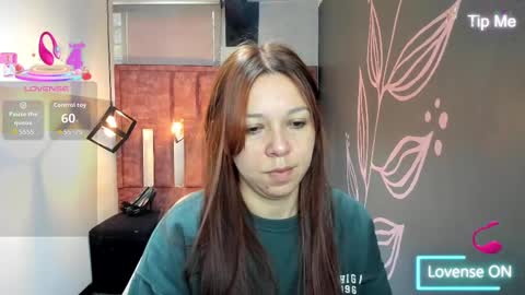 Snapshot of isa_thompson__ chatting on September 18, 12:07 pm I S A online show from September 18, 12:07 pm