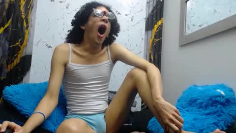Snapshot of isa_x18 chatting on June 14, 2:41 pm isa_x18 online show from June 14, 2:41 pm
