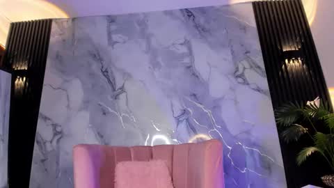 Isaa online show from January 13, 1:05 pm