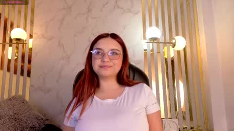 Snapshot of isaa_lopez chatting on May 6, 11:48 am Isa online show from May 6, 11:48 am