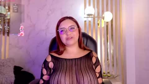 Snapshot of isaa_lopez chatting on May 14, 8:04 pm Isa online show from May 14, 8:04 pm