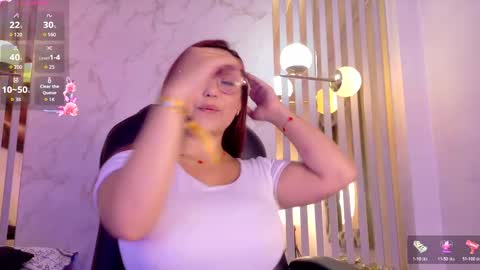 Snapshot of isaa_lopez chatting on May 19, 7:20 pm Isa online show from May 19, 7:20 pm