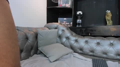 Isaac  online show from November 14, 3:55 pm