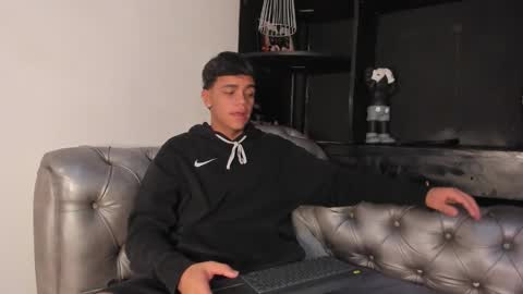 Isaac  online show from November 29, 8:34 pm