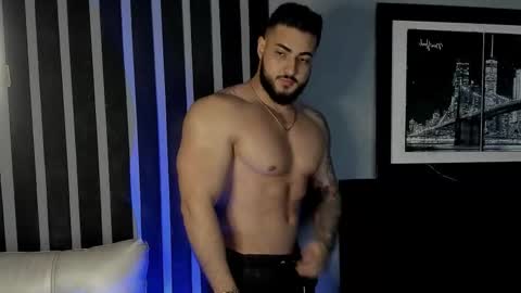Snapshot of isaac_connor1 chatting on October 24, 10:39 pm Isaac online show from October 24, 10:39 pm
