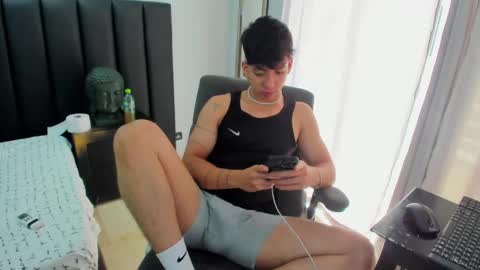 Snapshot of isaac_cryston chatting on February 4, 5:34 pm isaac_cryston online show from February 4, 5:34 pm