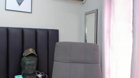 Snapshot of isaac_cryston chatting on February 8, 3:10 pm isaac_cryston online show from February 8, 3:10 pm