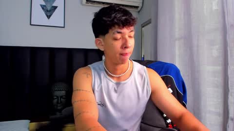 Snapshot of isaac_cryston chatting on March 1, 7:37 pm isaac_cryston online show from March 1, 7:37 pm
