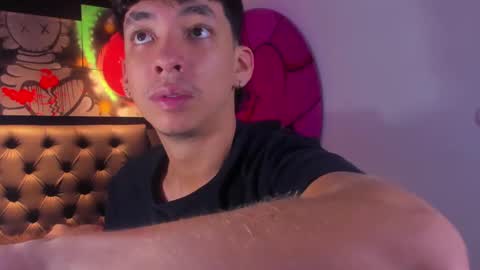 Snapshot of isaac_cryston chatting on September 17, 8:21 pm isaac_cryston online show from September 17, 8:21 pm
