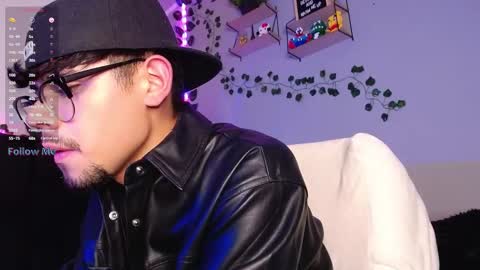 Isaac Saenz. online show from December 5, 3:48 am