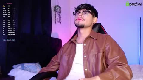 Isaac Saenz. online show from October 12, 11:15 pm