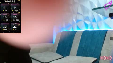 Isaac tan online show from November 18, 3:01 am