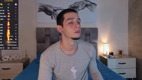 Snapshot of isaacblaze_ chatting on June 3, 3:53 am isaacblaze online show from June 3, 3:53 am