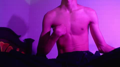 isaac online show from December 28, 2:01 am