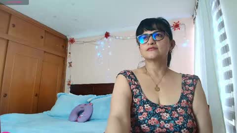 Snapshot of isabeel_sofia01 chatting on May 26, 9:22 pm Isabeel Sofia online show from May 26, 9:22 pm