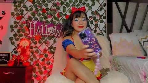 Isa online show from October 30, 8:53 pm