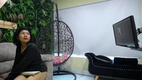 Snapshot of isabel_luxx chatting on April 11, 8:13 pm isabel_luxx online show from April 11, 8:13 pm