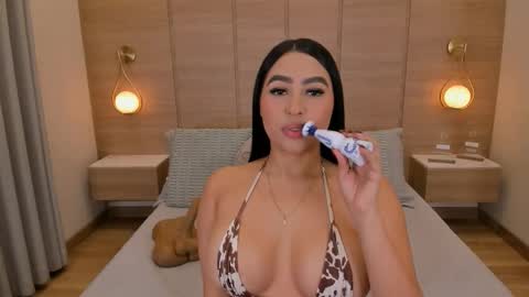 Isa online show from February 10, 3:54 am