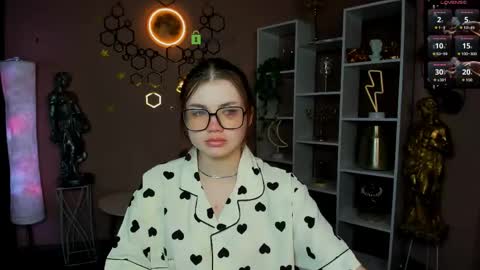 isabel online show from April 15, 7:21 pm