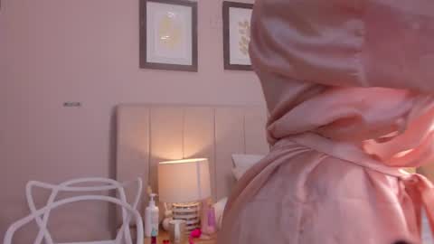 isabela__x online show from July 15, 11:37 am