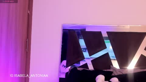 Snapshot of isabela_antonia_ chatting on July 14, 10:21 am online show from July 14, 10:21 am