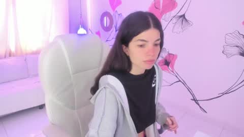 Snapshot of isabela_fiorelli chatting on March 3, 12:27 pm isabela_fiorelli online show from March 3, 12:27 pm