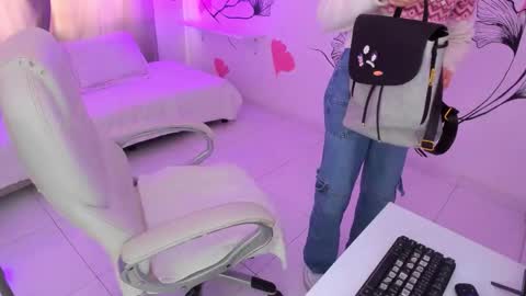 isabela_fiorelli online show from December 1, 1:05 pm