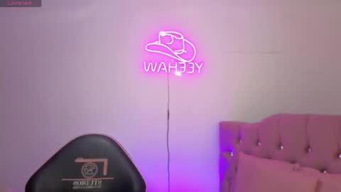 ISABELA  online show from April 17, 11:35 am