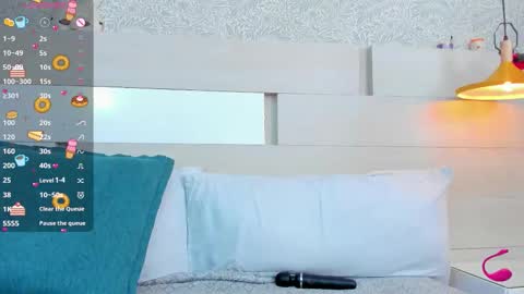 Snapshot of isabelacoleman_ chatting on October 31, 2:51 pm isabelacoleman_ online show from October 31, 2:51 pm