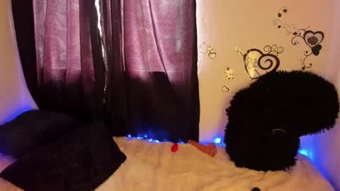 isabella online show from January 27, 6:52 pm