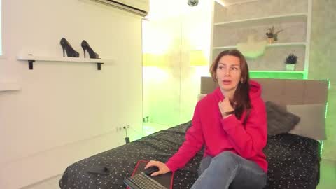 IsabelKiss online show from October 20, 6:25 am