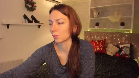 IsabelKiss online show from December 15, 7:01 am