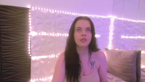 Snapshot of isabell3_ chatting on May 12, 4:20 am Isabelle online show from May 12, 4:20 am