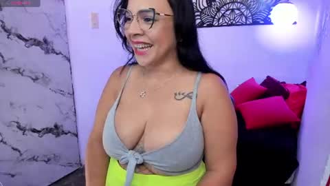 Snapshot of isabella_diprinzio chatting on August 6, 10:44 pm Isabella Di Prinzio online show from August 6, 10:44 pm