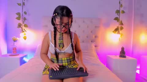   online show from February 20, 7:52 pm