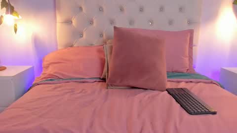   online show from September 24, 8:45 pm