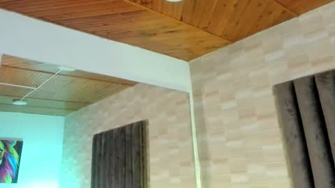   online show from October 22, 9:20 am